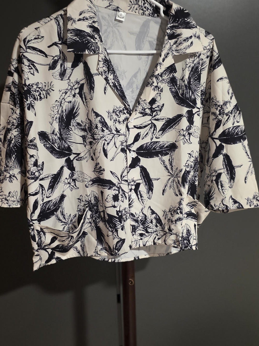 Floral Short-Sleeve Button-Up Top - Black & White